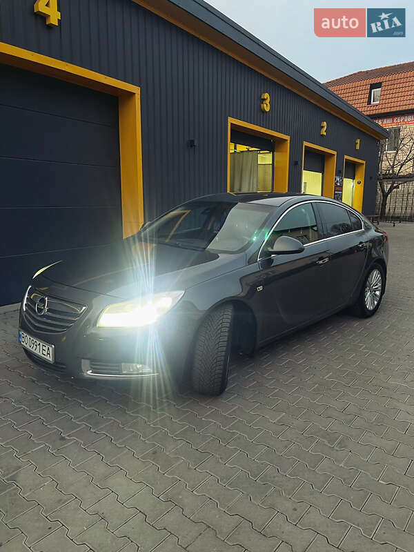 Седан Opel Insignia 2012 в Киеве