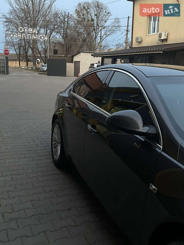 Седан Opel Insignia 2012 в Киеве