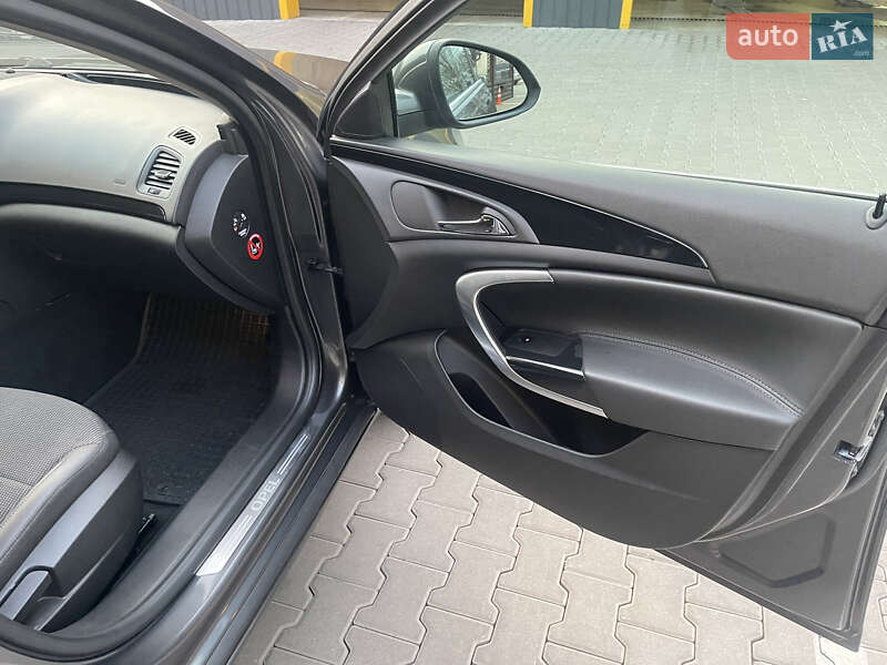 Седан Opel Insignia 2012 в Киеве