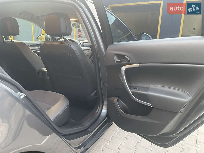 Седан Opel Insignia 2012 в Киеве