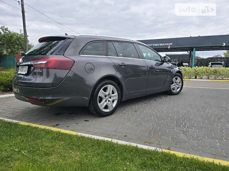 Универсал Opel Insignia 2014 в Коростене