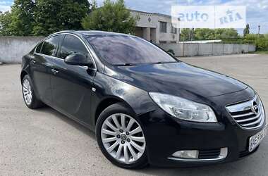 Седан Opel Insignia 2010 в Новомосковске