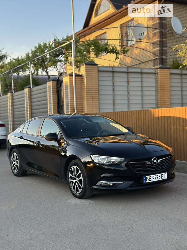 Седан Opel Insignia 2017 в Первомайске