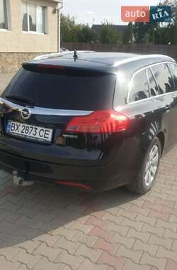 Универсал Opel Insignia 2012 в 