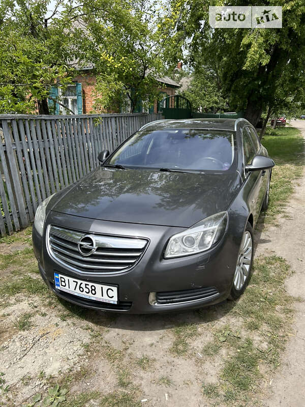 Универсал Opel Insignia 2010 в Полтаве