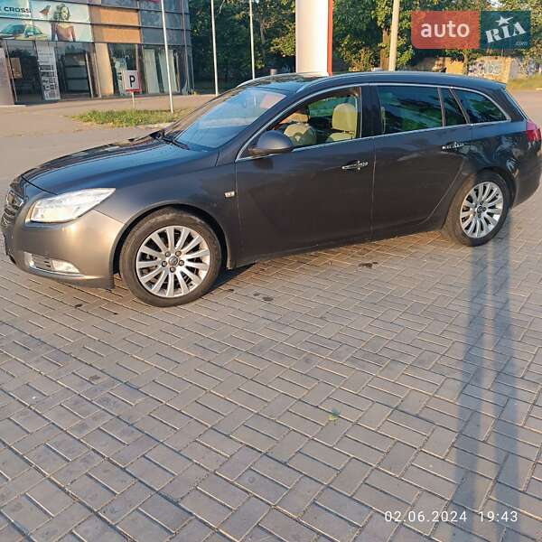 Універсал Opel Insignia 2011 в Херсоні