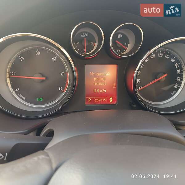 Універсал Opel Insignia 2011 в Херсоні