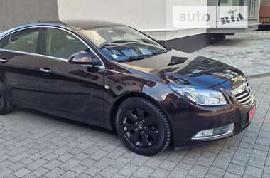 Седан Opel Insignia 2011 в Львове