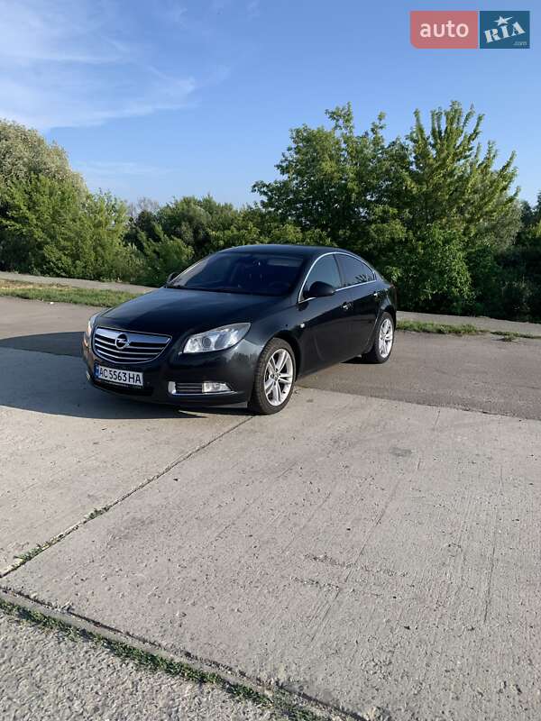 Лифтбек Opel Insignia 2011 в Нетешине