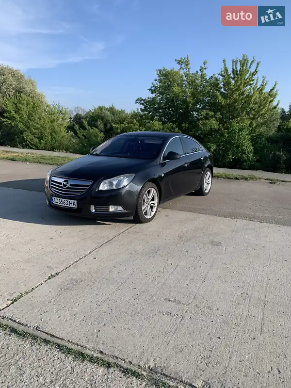 Лифтбек Opel Insignia 2011 в 
