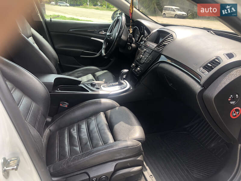 Универсал Opel Insignia 2011 в Самборе