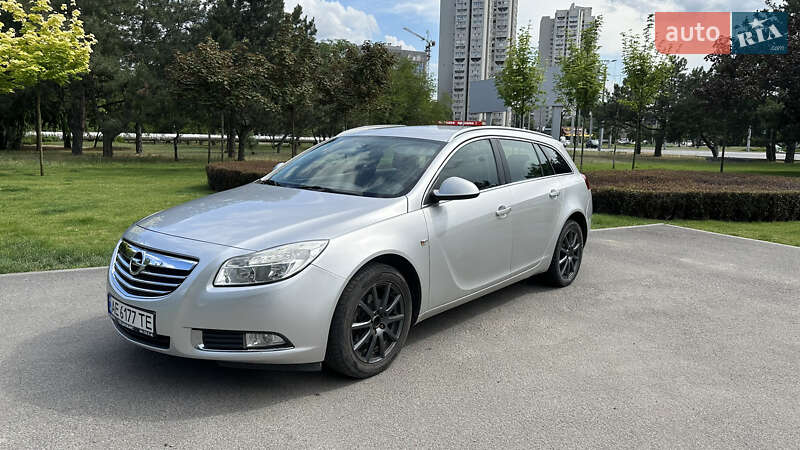 Універсал Opel Insignia 2009 в Дніпрі