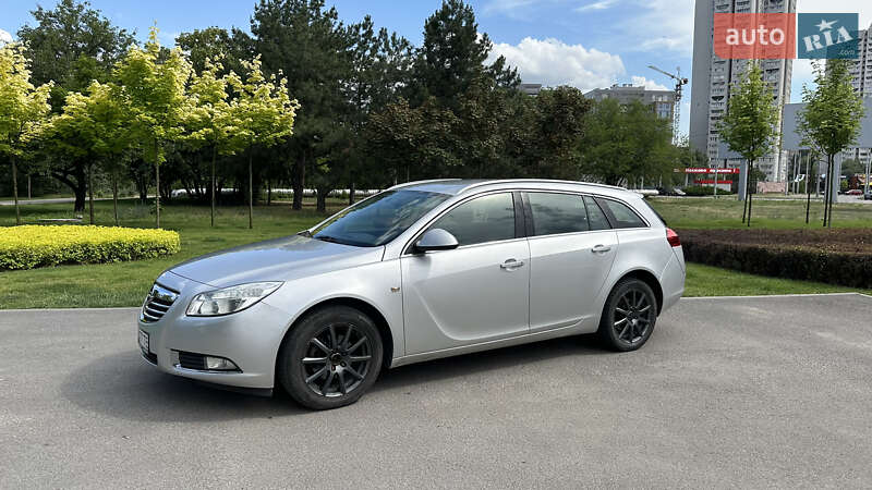 Універсал Opel Insignia 2009 в Дніпрі