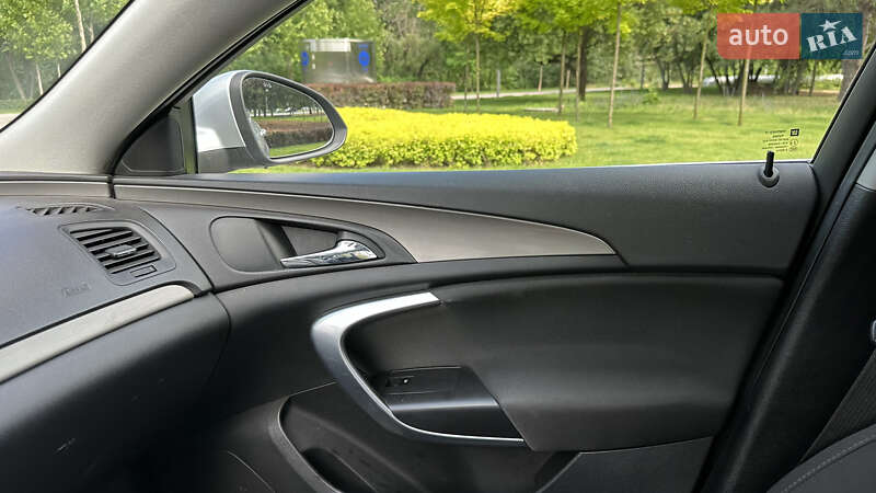 Універсал Opel Insignia 2009 в Дніпрі