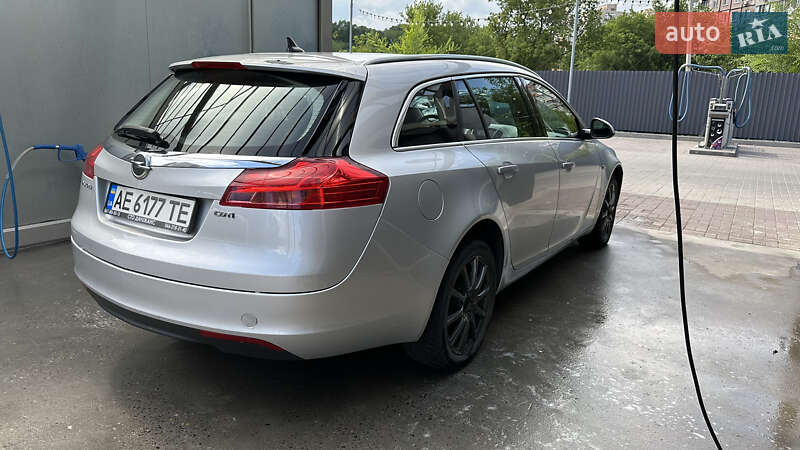 Універсал Opel Insignia 2009 в Дніпрі