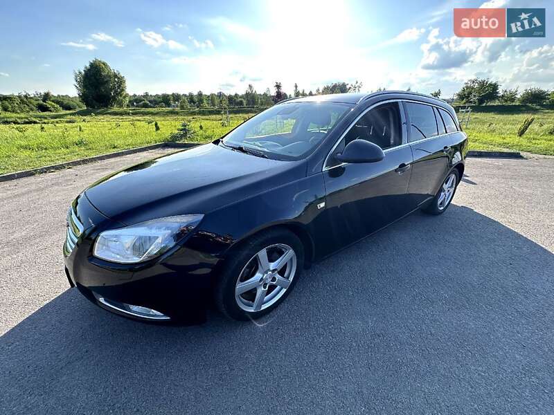 Универсал Opel Insignia 2009 в Ровно