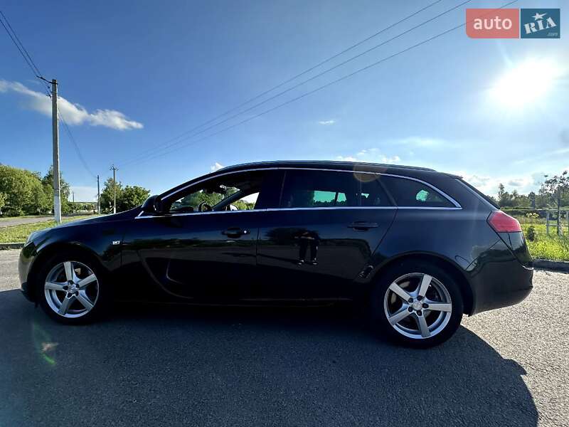 Универсал Opel Insignia 2009 в Ровно