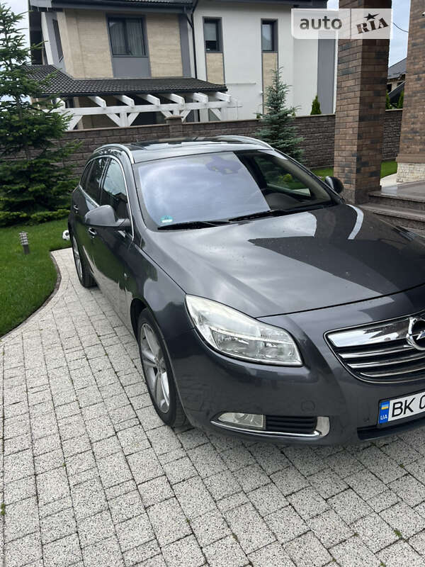 Універсал Opel Insignia 2009 в Рівному