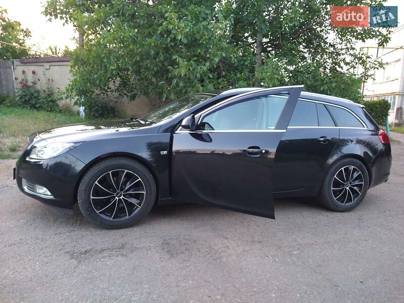Универсал Opel Insignia 2013 в Ивановке