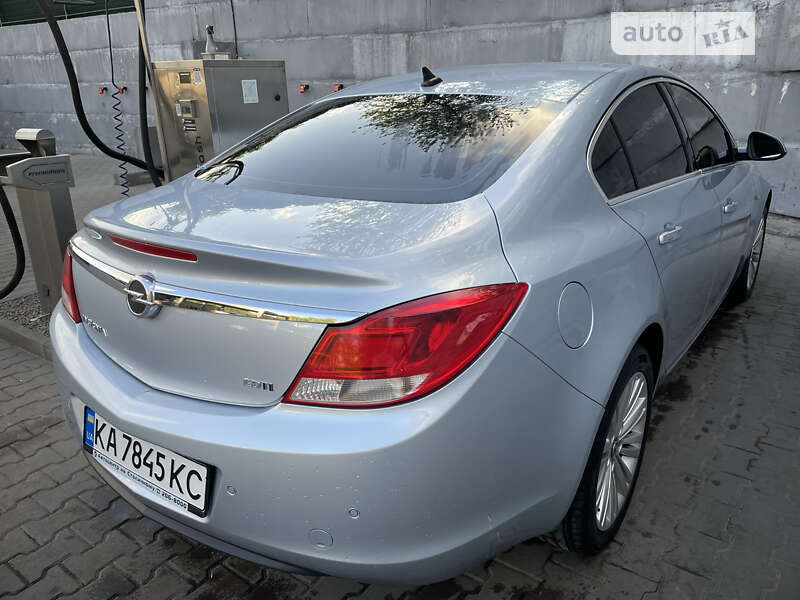 Седан Opel Insignia 2013 в Обухове