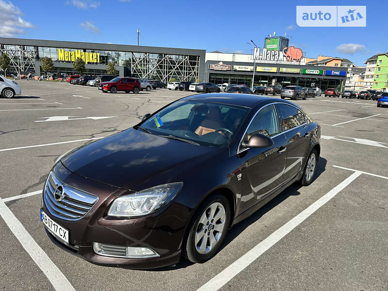 Лифтбек Opel Insignia 2011 в Киеве