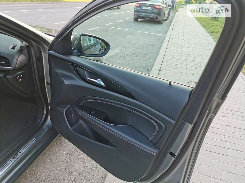 Универсал Opel Insignia 2018 в Ровно