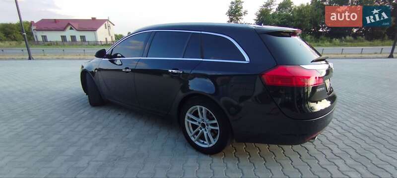 Універсал Opel Insignia 2013 в Тернополі