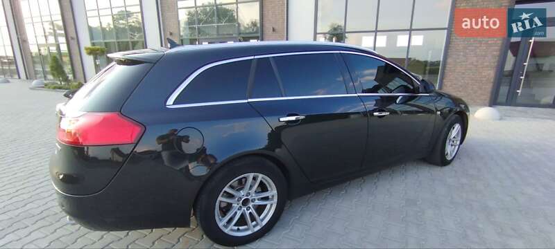 Універсал Opel Insignia 2013 в Тернополі