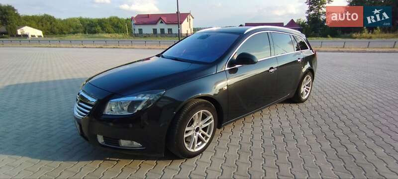 Універсал Opel Insignia 2013 в Тернополі