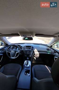 Универсал Opel Insignia 2010 в 