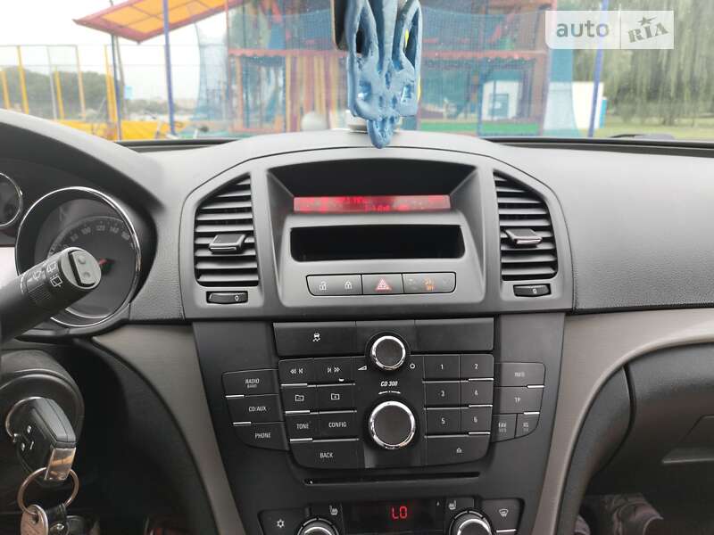Універсал Opel Insignia 2010 в Хмельницькому