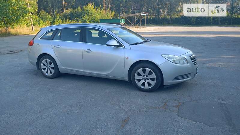 Универсал Opel Insignia 2010 в Звягеле