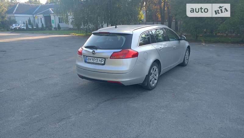 Универсал Opel Insignia 2010 в Звягеле