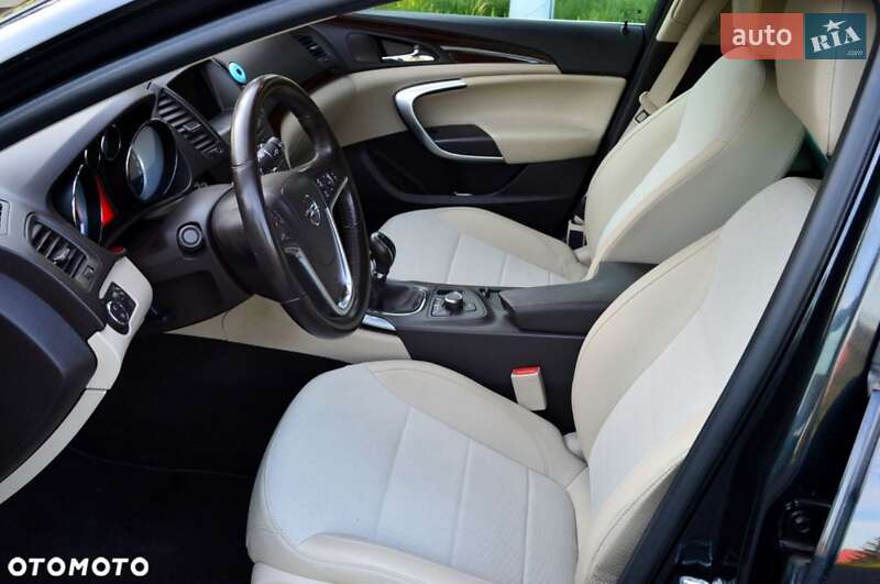 Універсал Opel Insignia 2011 в Житомирі