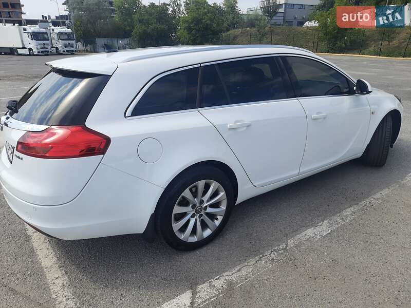 Універсал Opel Insignia 2013 в Ужгороді