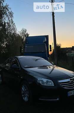 Седан Opel Insignia 2010 в Сарнах