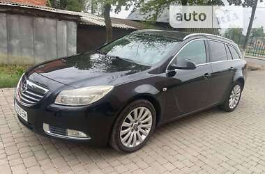 Универсал Opel Insignia 2010 в Сторожинце