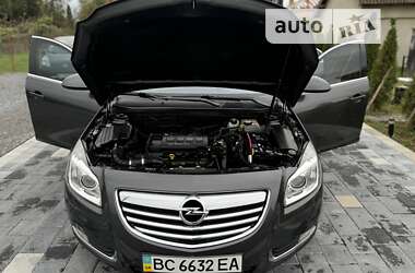 Седан Opel Insignia 2012 в Дрогобичі