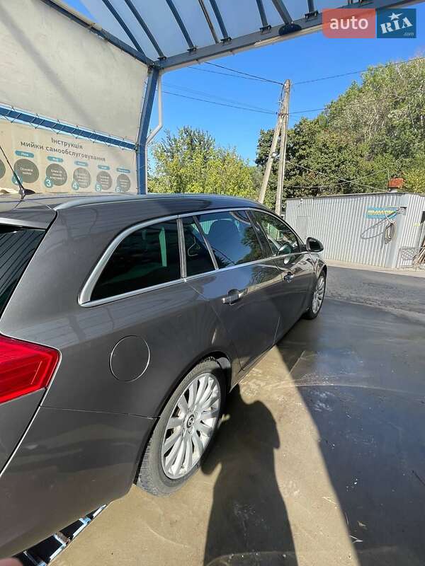 Универсал Opel Insignia 2011 в Чугуеве