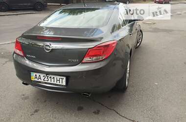 Седан Opel Insignia 2010 в Києві