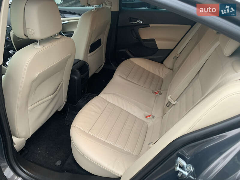 Седан Opel Insignia 2015 в Івано-Франківську