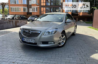 Седан Opel Insignia 2009 в Львове