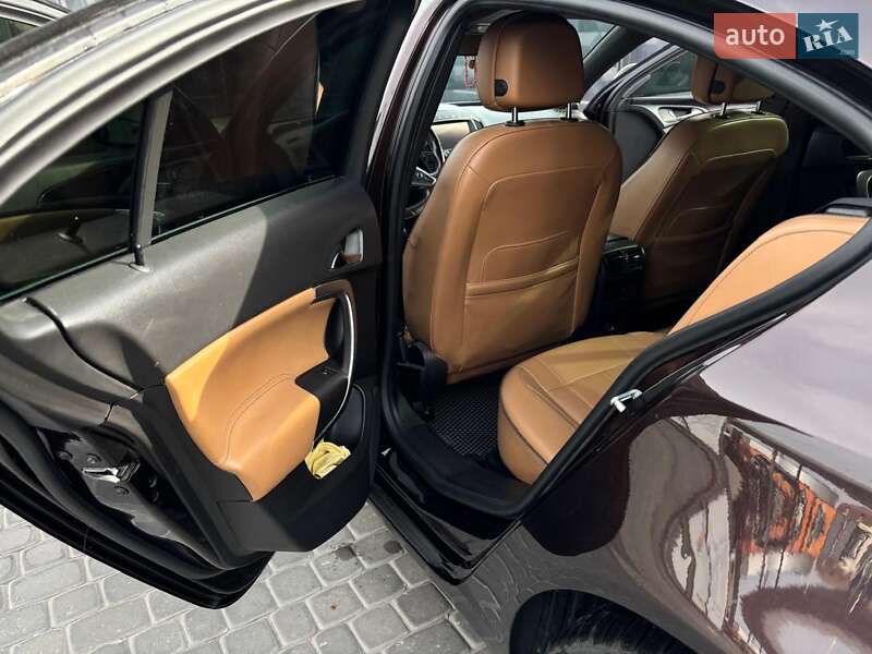 Седан Opel Insignia 2016 в Кременчуці