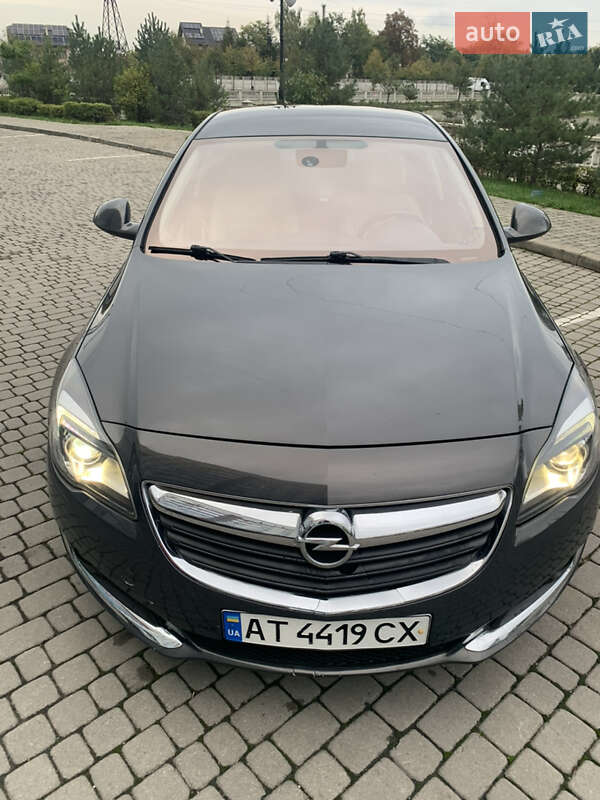 Седан Opel Insignia 2015 в Івано-Франківську