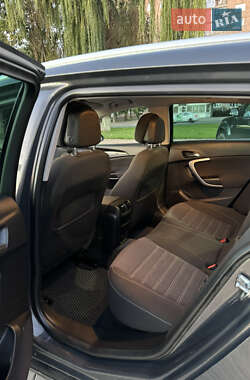 Универсал Opel Insignia 2012 в 