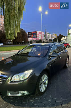 Универсал Opel Insignia 2012 в 