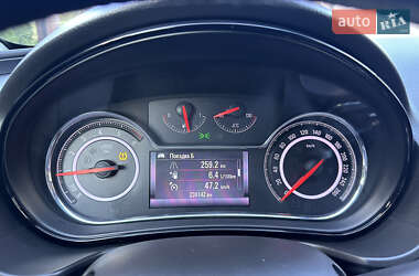 Универсал Opel Insignia 2016 в 