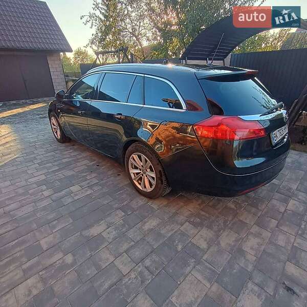 Универсал Opel Insignia 2011 в Сарнах