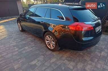 Универсал Opel Insignia 2011 в 