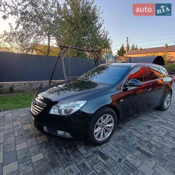 Универсал Opel Insignia 2011 в Сарнах